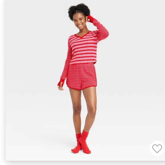 Valentine’s Day Short Set NEW - Picture 3 of 8